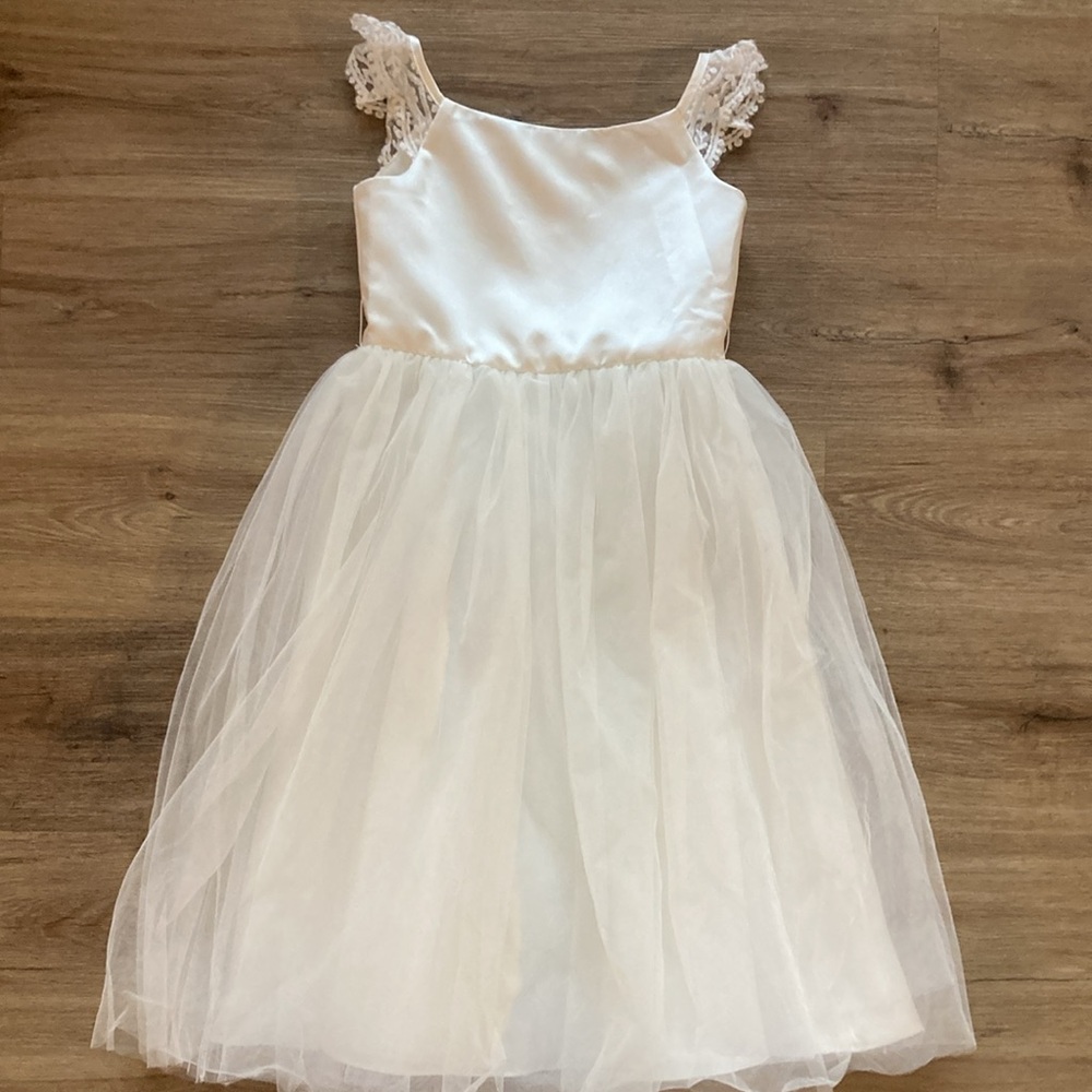 Size 8 Girls Boho Lace Sleeve Formal David’s Bridal Flower Girl Dress